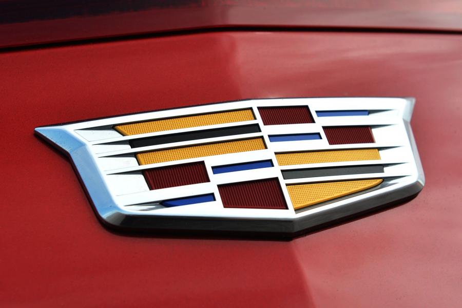 Логотип Cadillac ATS-V Coupe 2015 года  (фото 43 из 100)